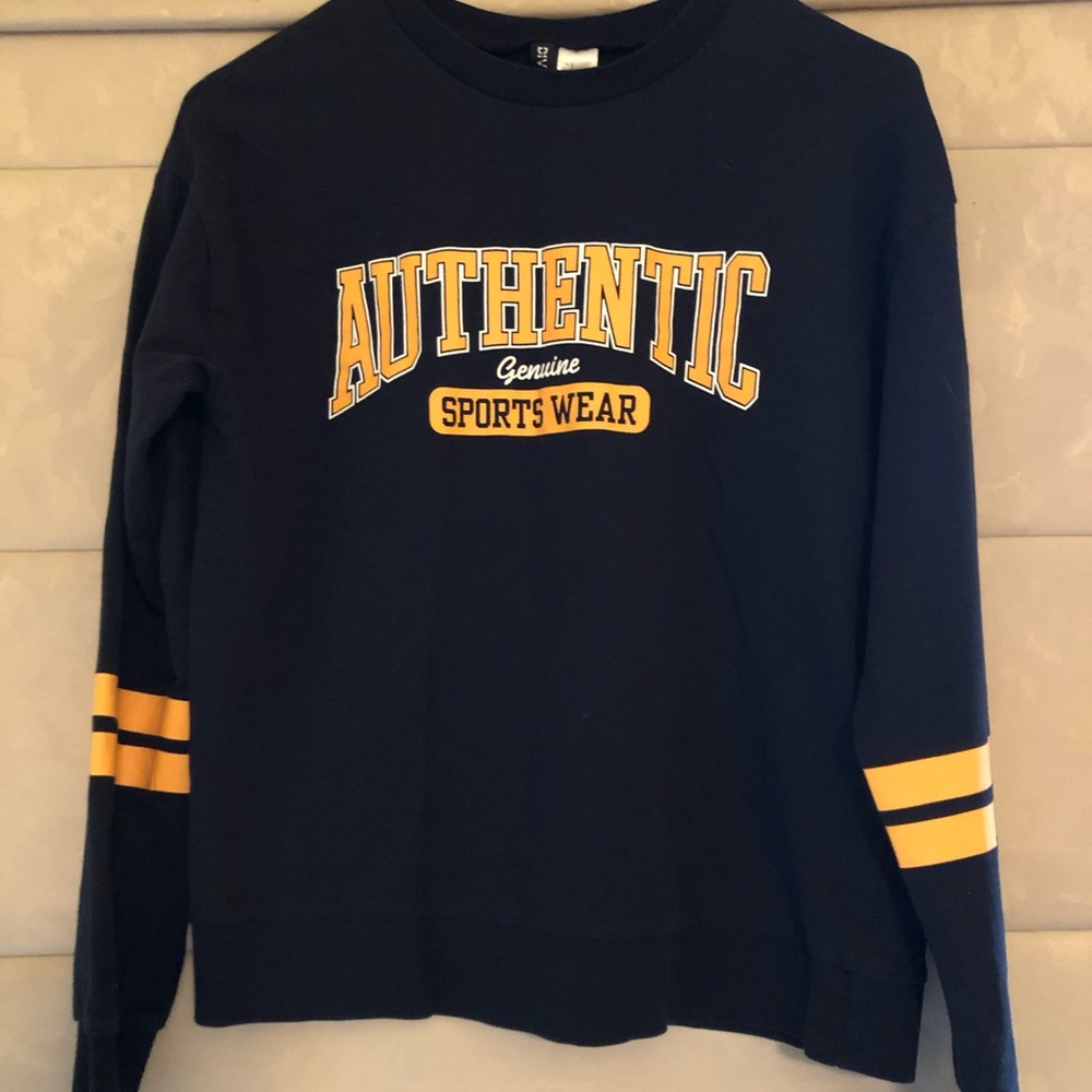 3 for $20 H&M Divided light sweatshirt